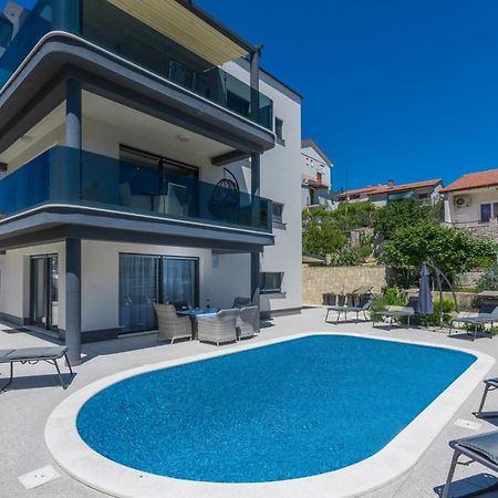 Modern Apartments With Shared Pool Near The Sea Pula Exteriér fotografie