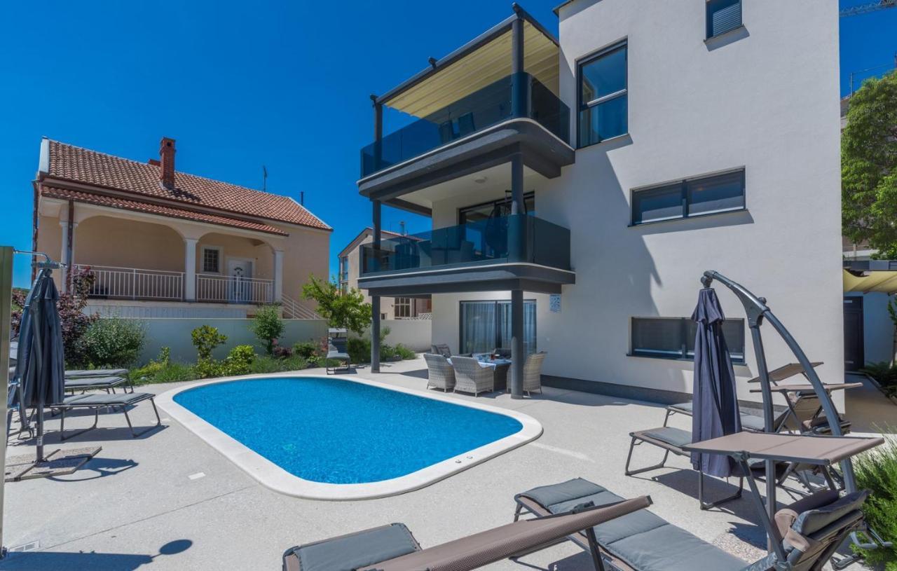 Modern Apartments With Shared Pool Near The Sea Pula Exteriér fotografie
