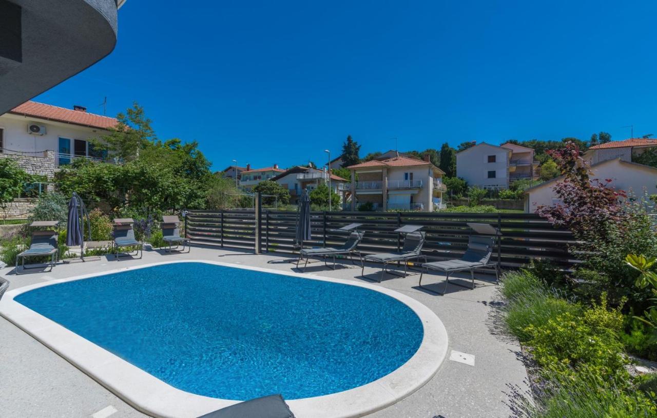 Modern Apartments With Shared Pool Near The Sea Pula Exteriér fotografie