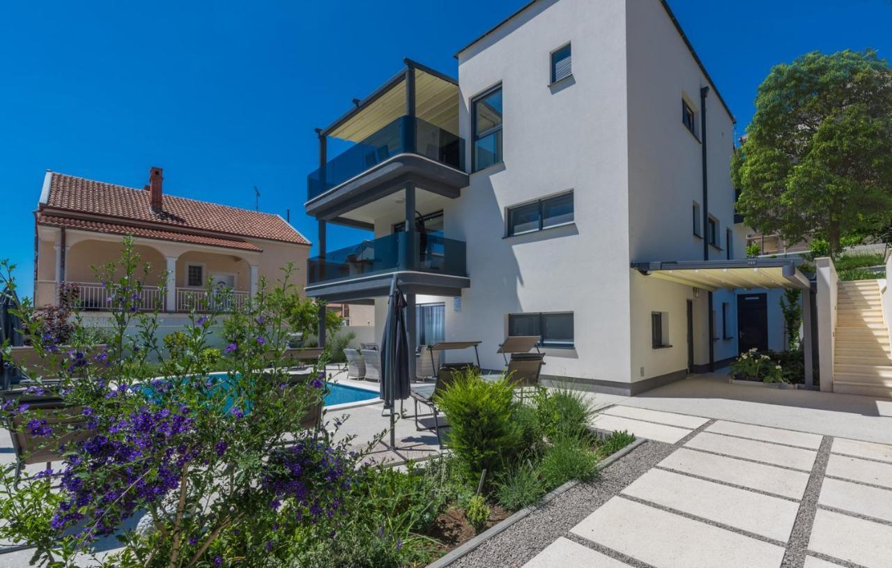 Modern Apartments With Shared Pool Near The Sea Pula Exteriér fotografie