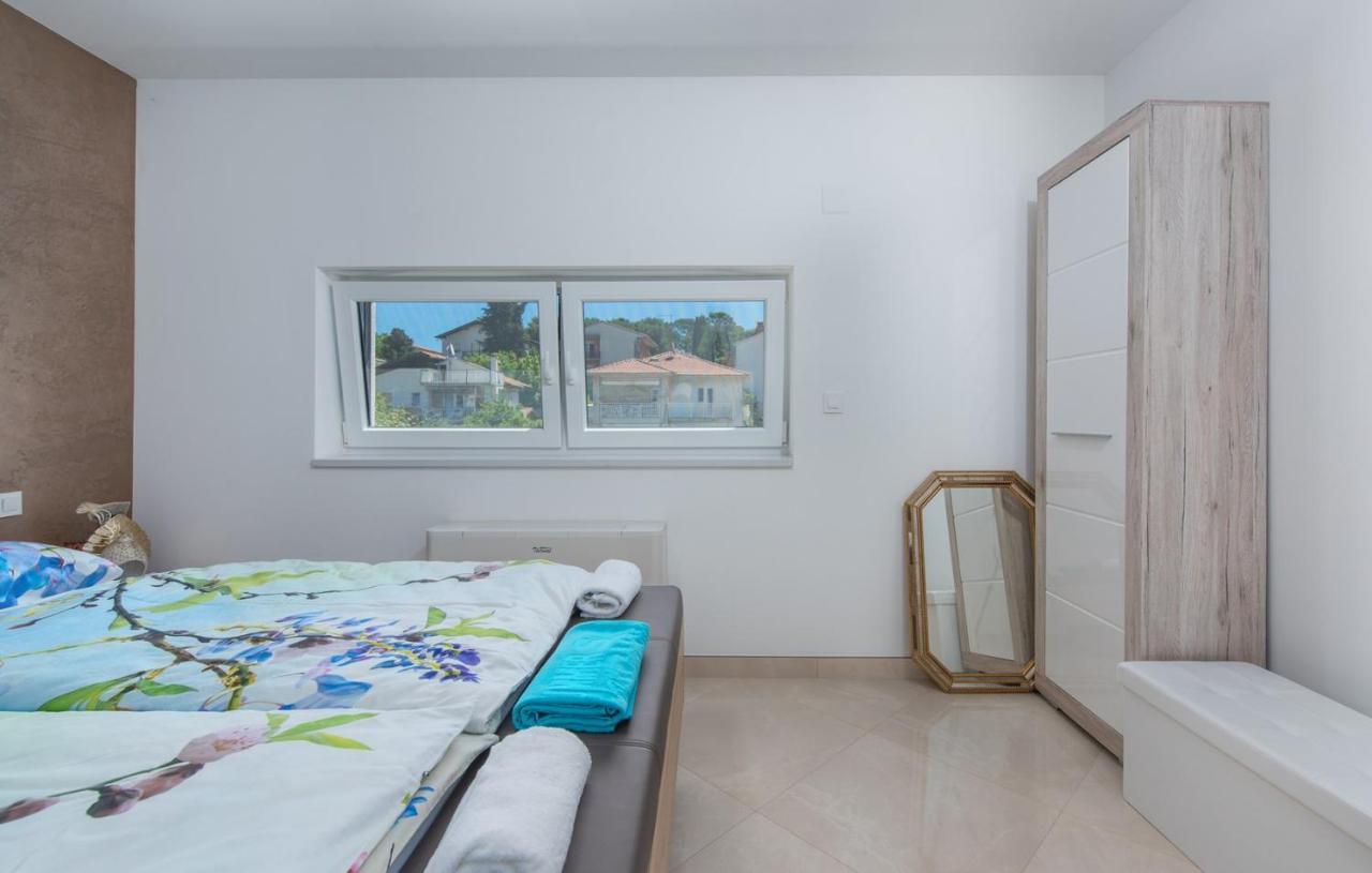 Modern Apartments With Shared Pool Near The Sea Pula Exteriér fotografie