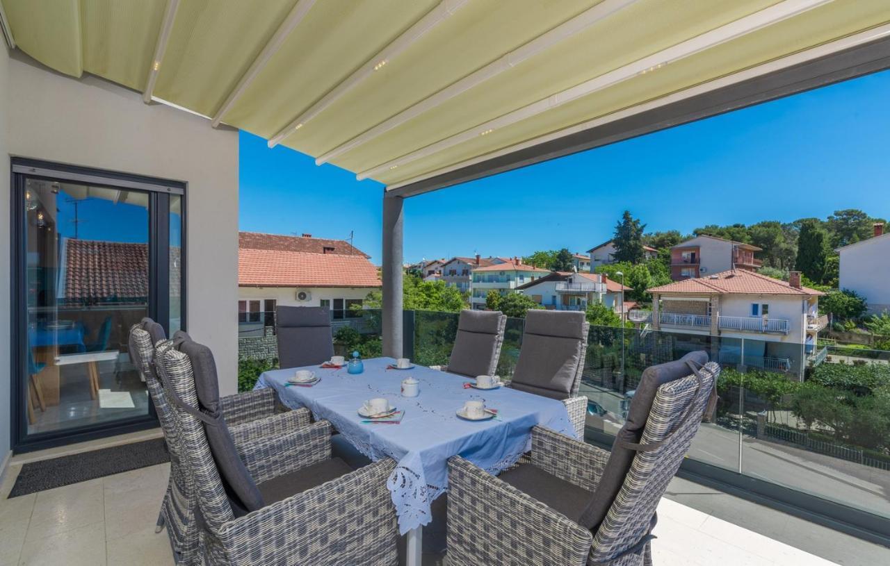 Modern Apartments With Shared Pool Near The Sea Pula Exteriér fotografie